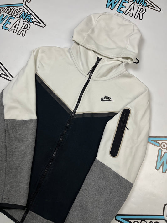 Nike Tech Fleece Duks