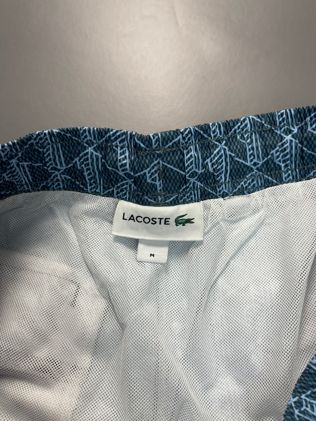 Lacoste “Monogram” Šorc &mdash; Slika 4 od 5