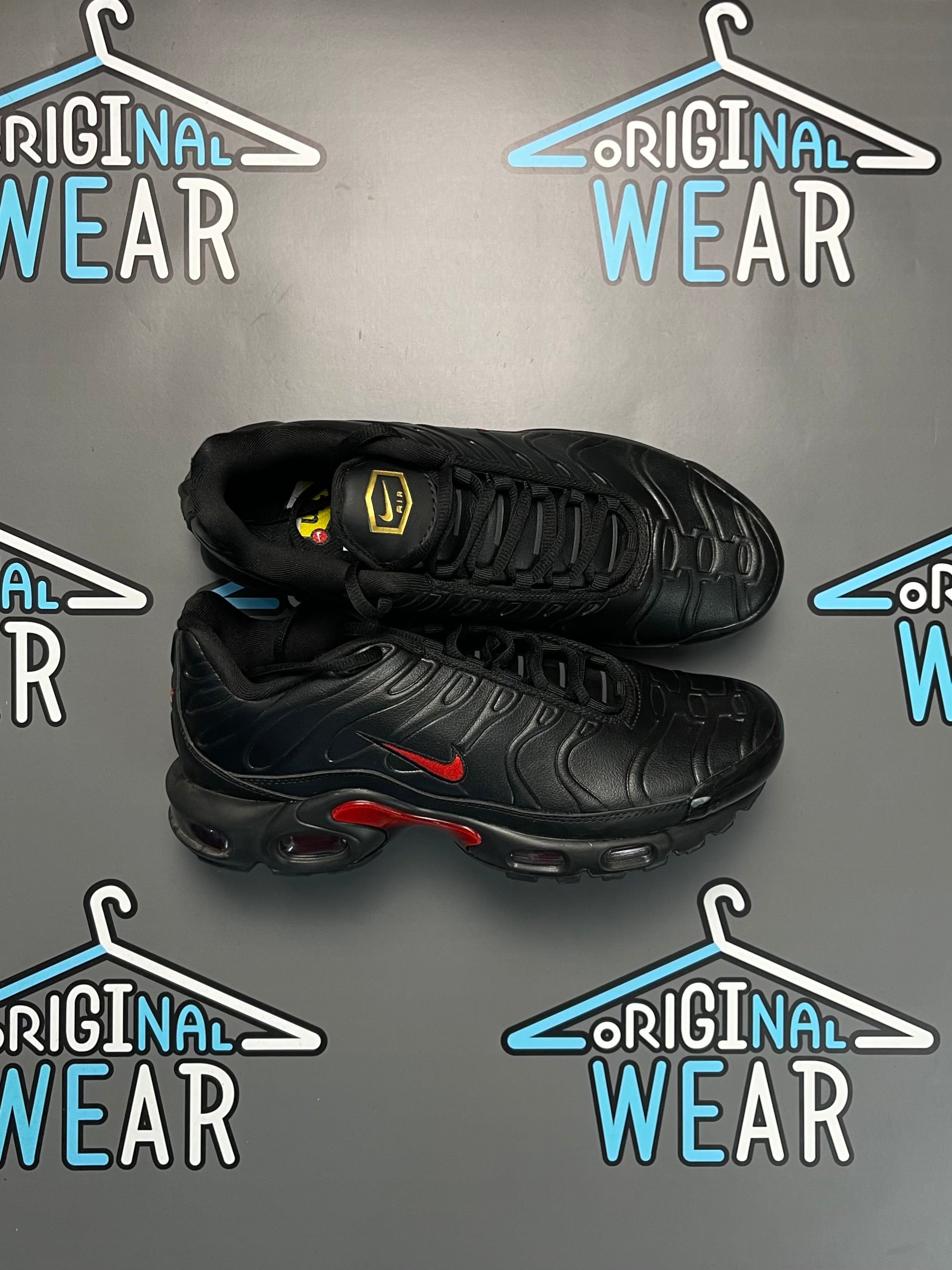 Nike Air Max Tn “Leather Bred”