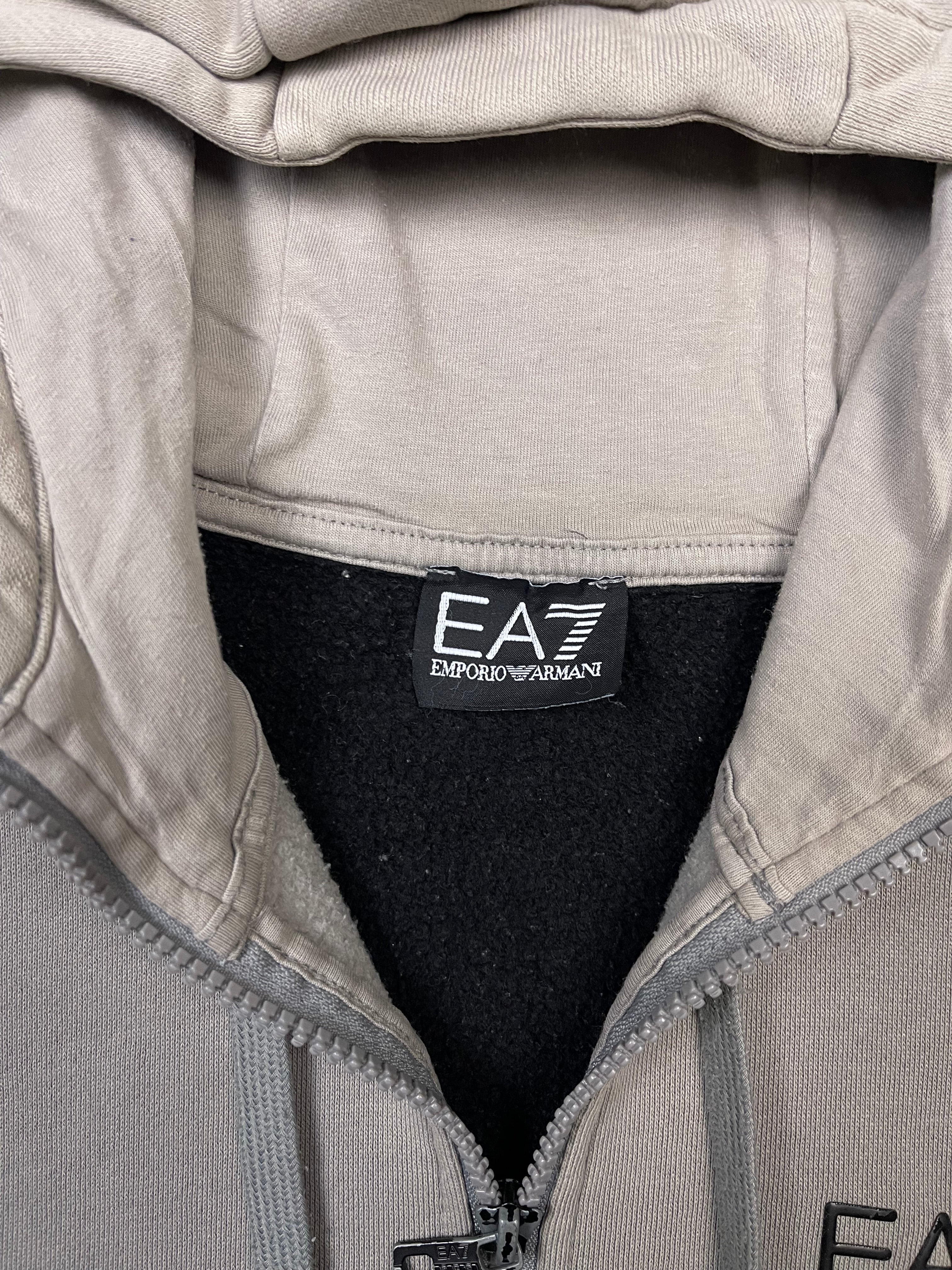 EA7 Duks