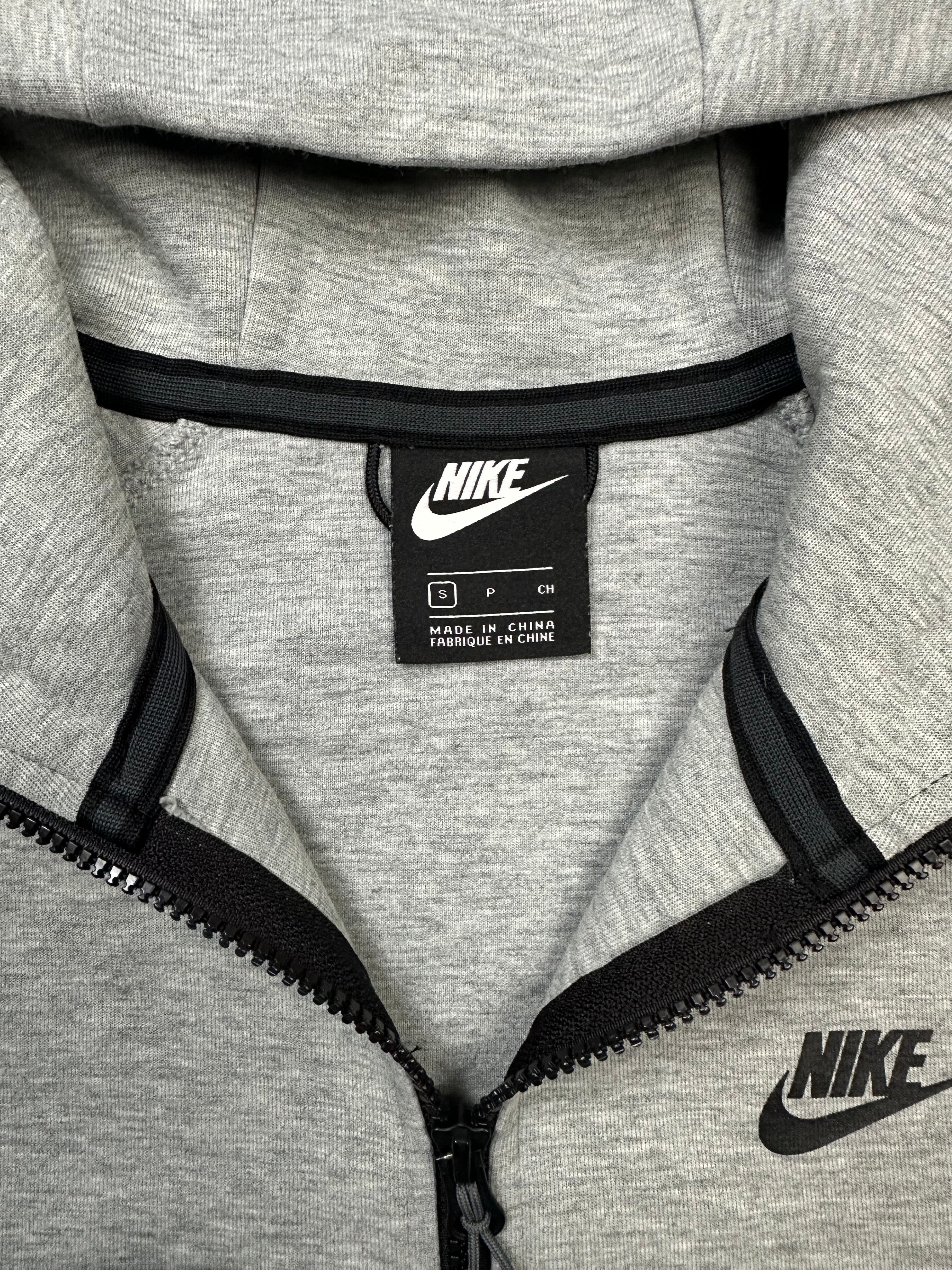 Nike Tech Fleece Duks
