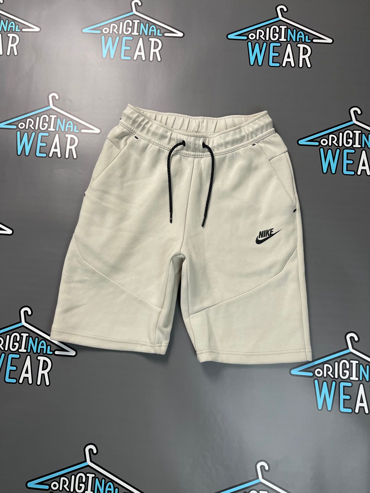 Nike Tech Fleece Šorc &mdash; Slika 2 od 5