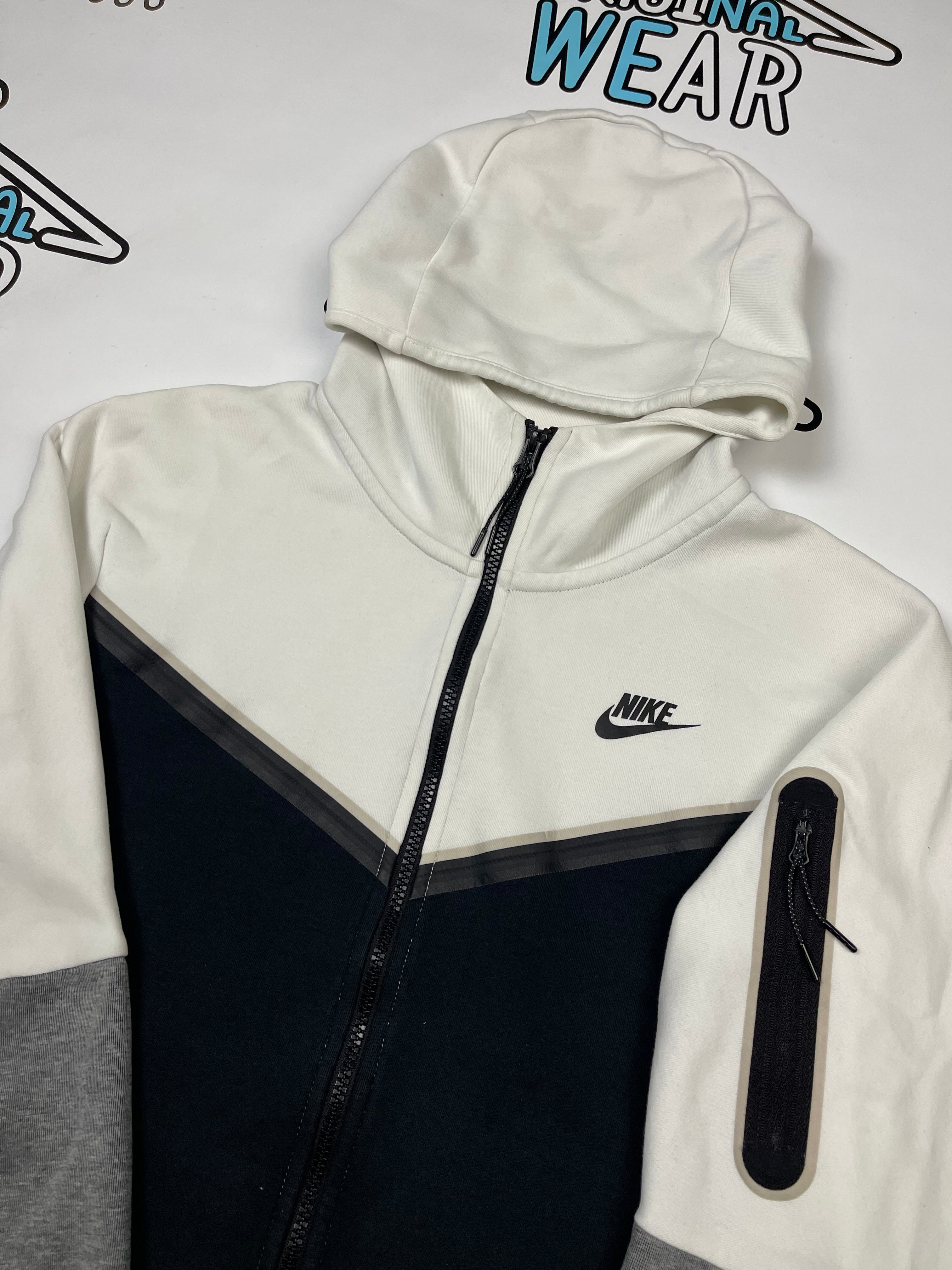 Nike Tech Fleece Duks