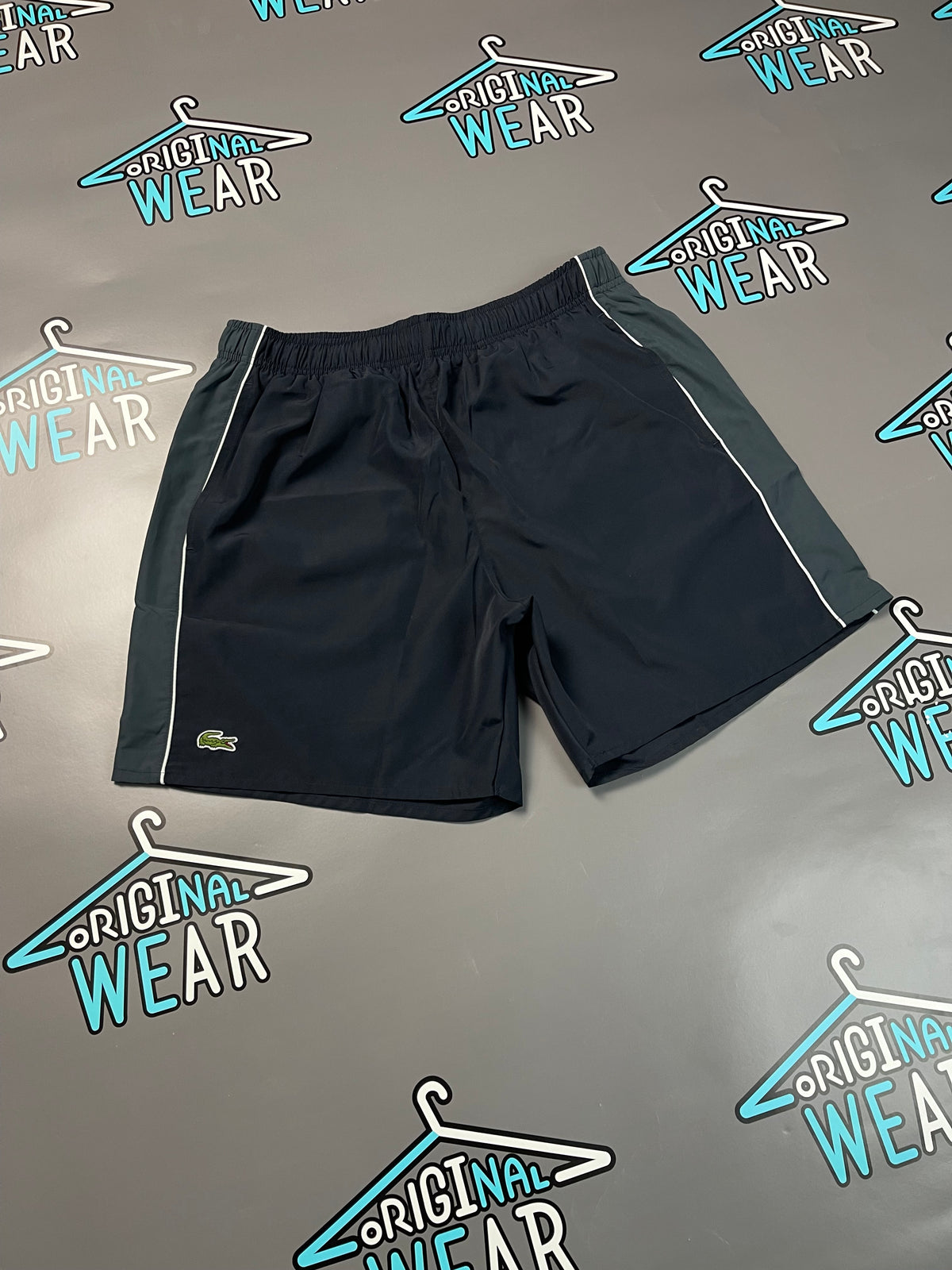 Lacoste “Grey Skin” Šorc &mdash; Slika 2 od 4