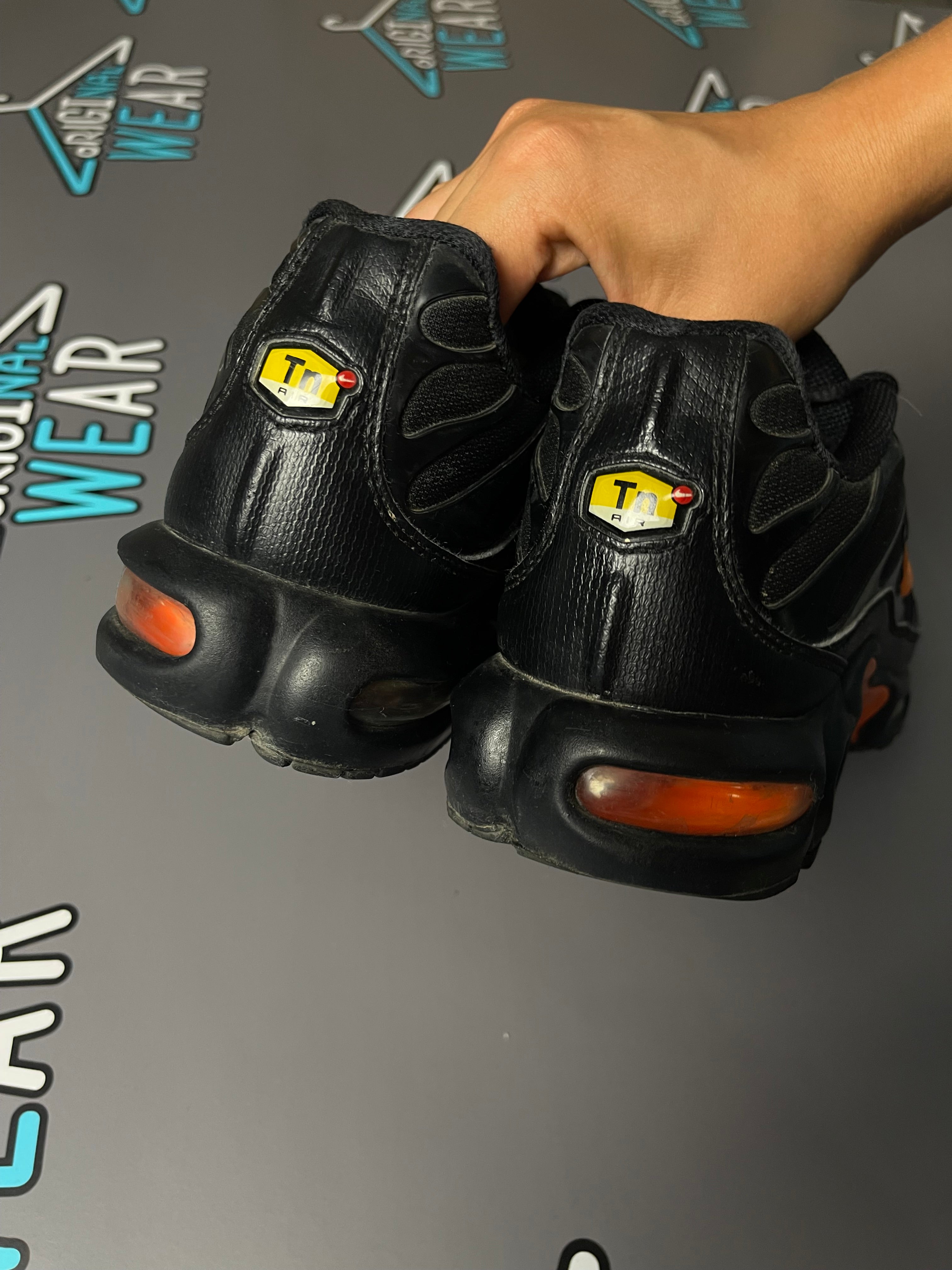 Nike AirMax TN “Black Orange” Patike