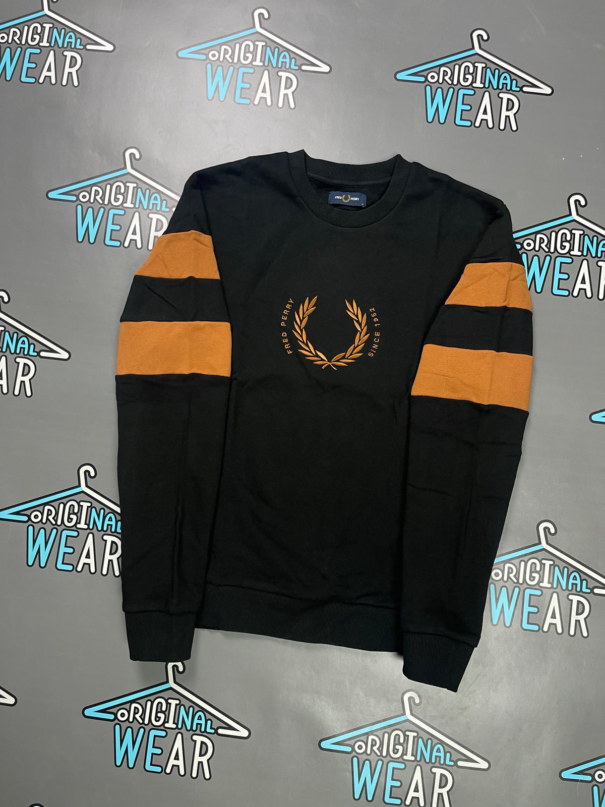 Fred Perry “Crown” Duks &mdash; Slika 2 od 4