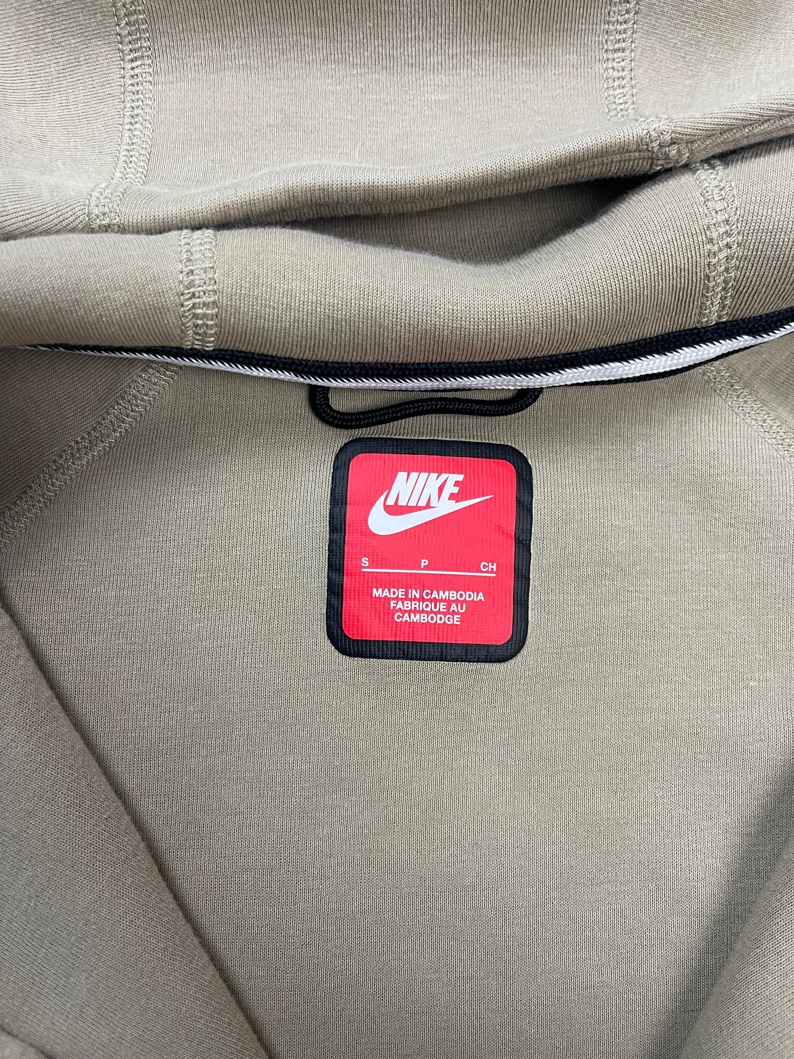 Nike Tech Fleece Duks