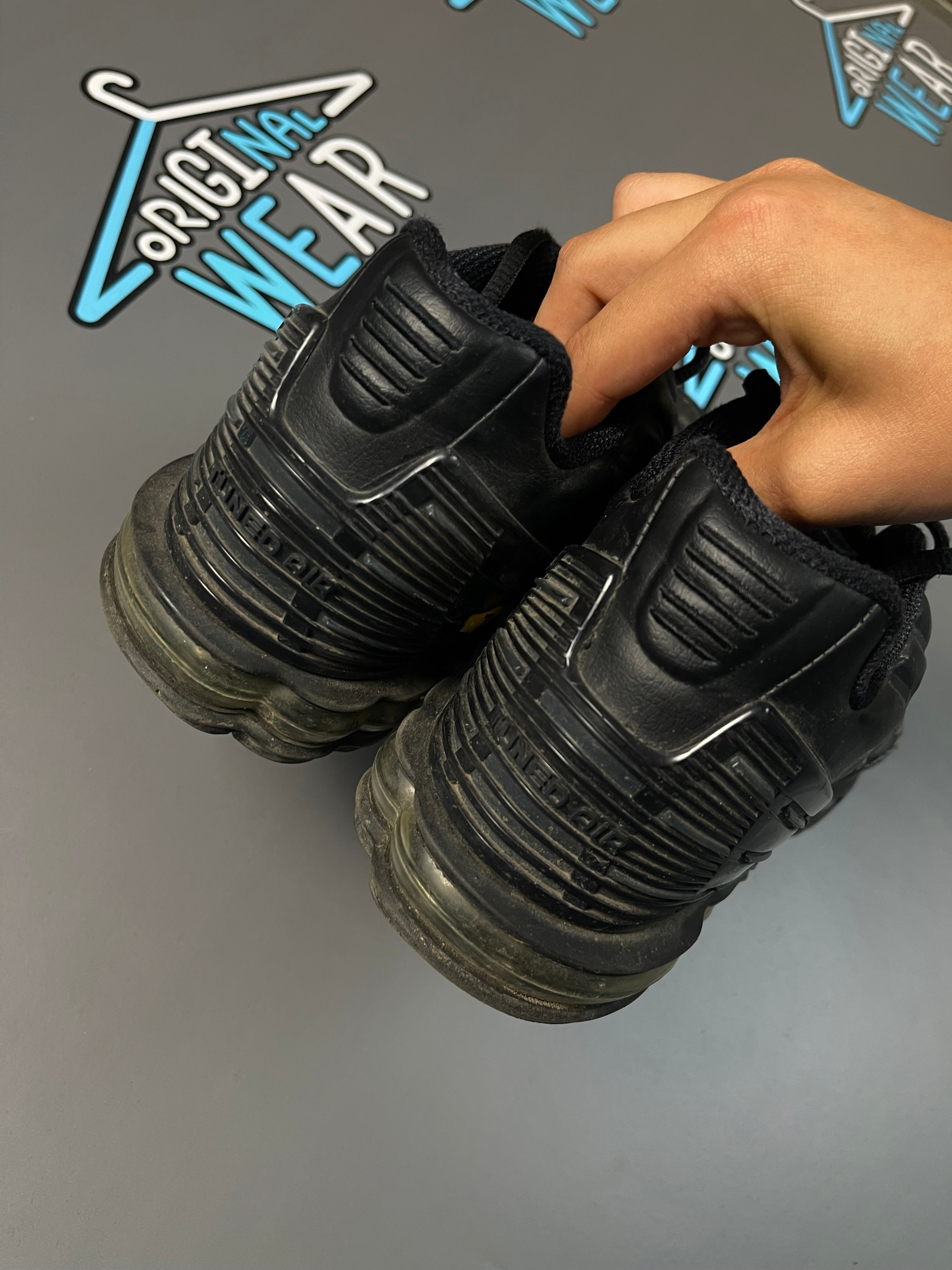 Nike Air Max TN “Leather Black”