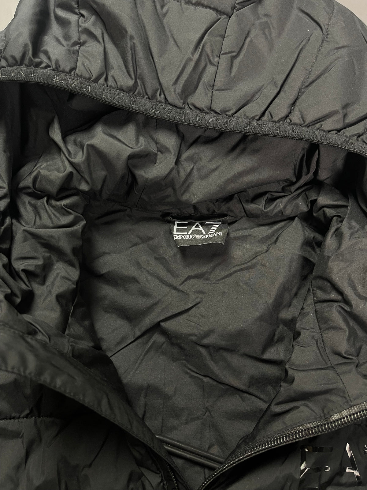 EA7 “Full Black” Jakna &mdash; Slika 3 od 4