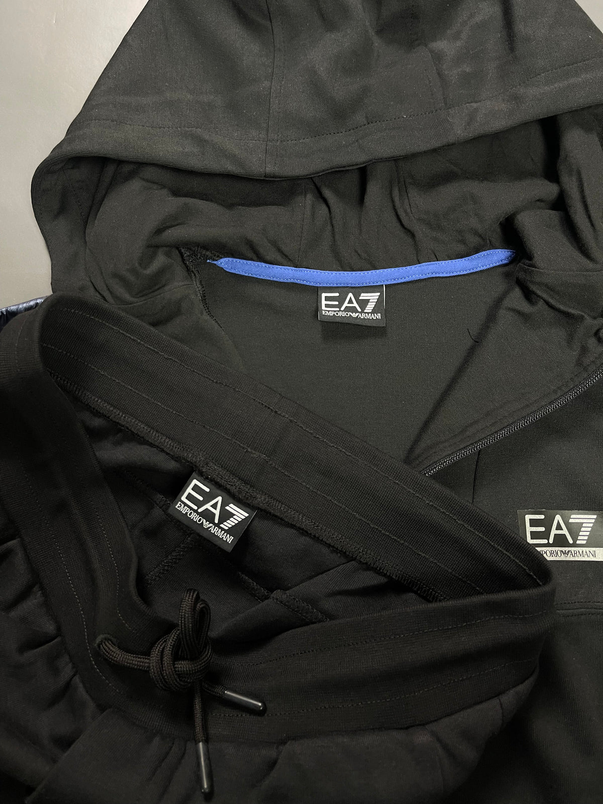 EA7 Komplet &mdash; Slika 3 od 4