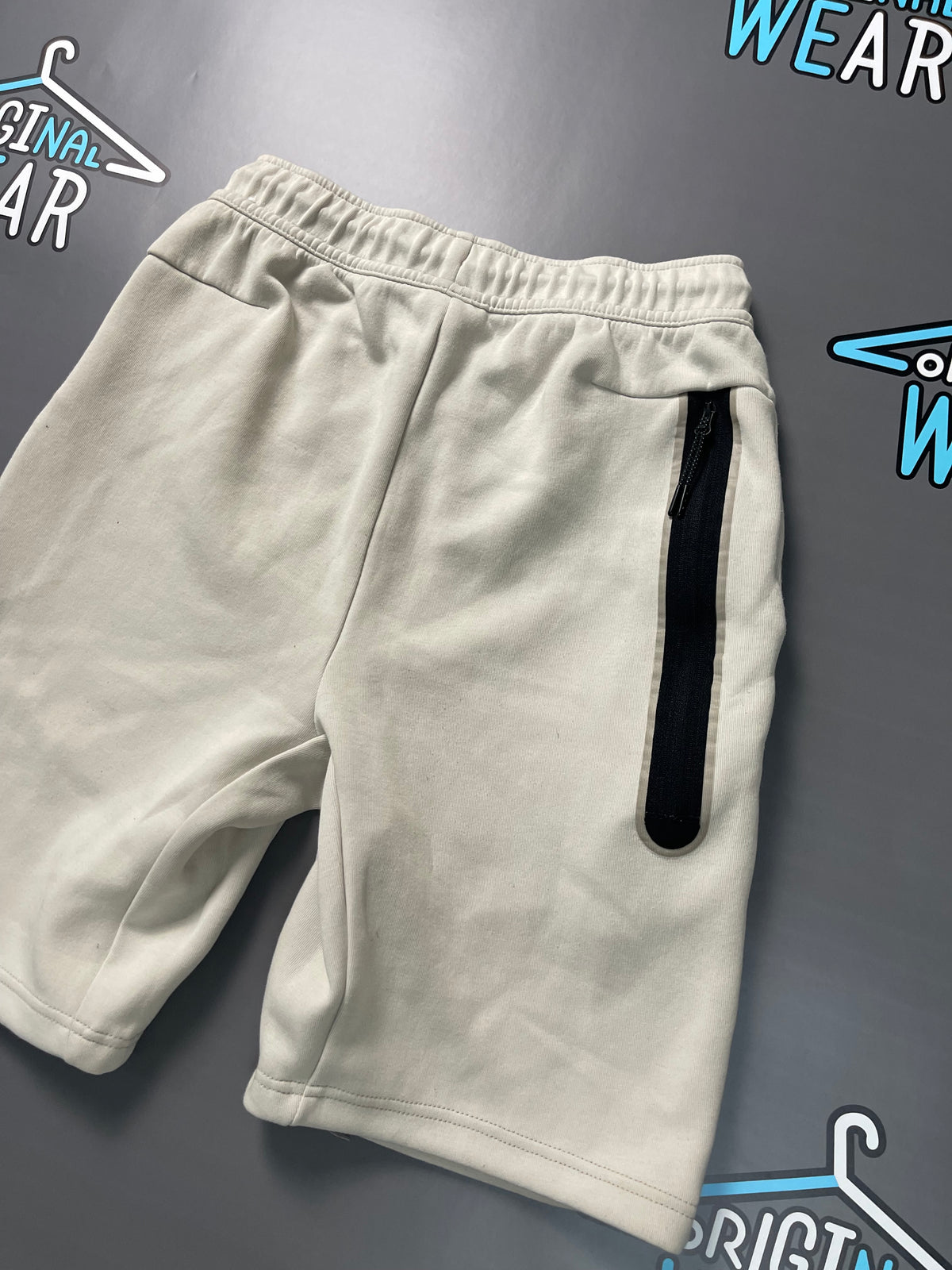 Nike Tech Fleece Šorc &mdash; Slika 4 od 5