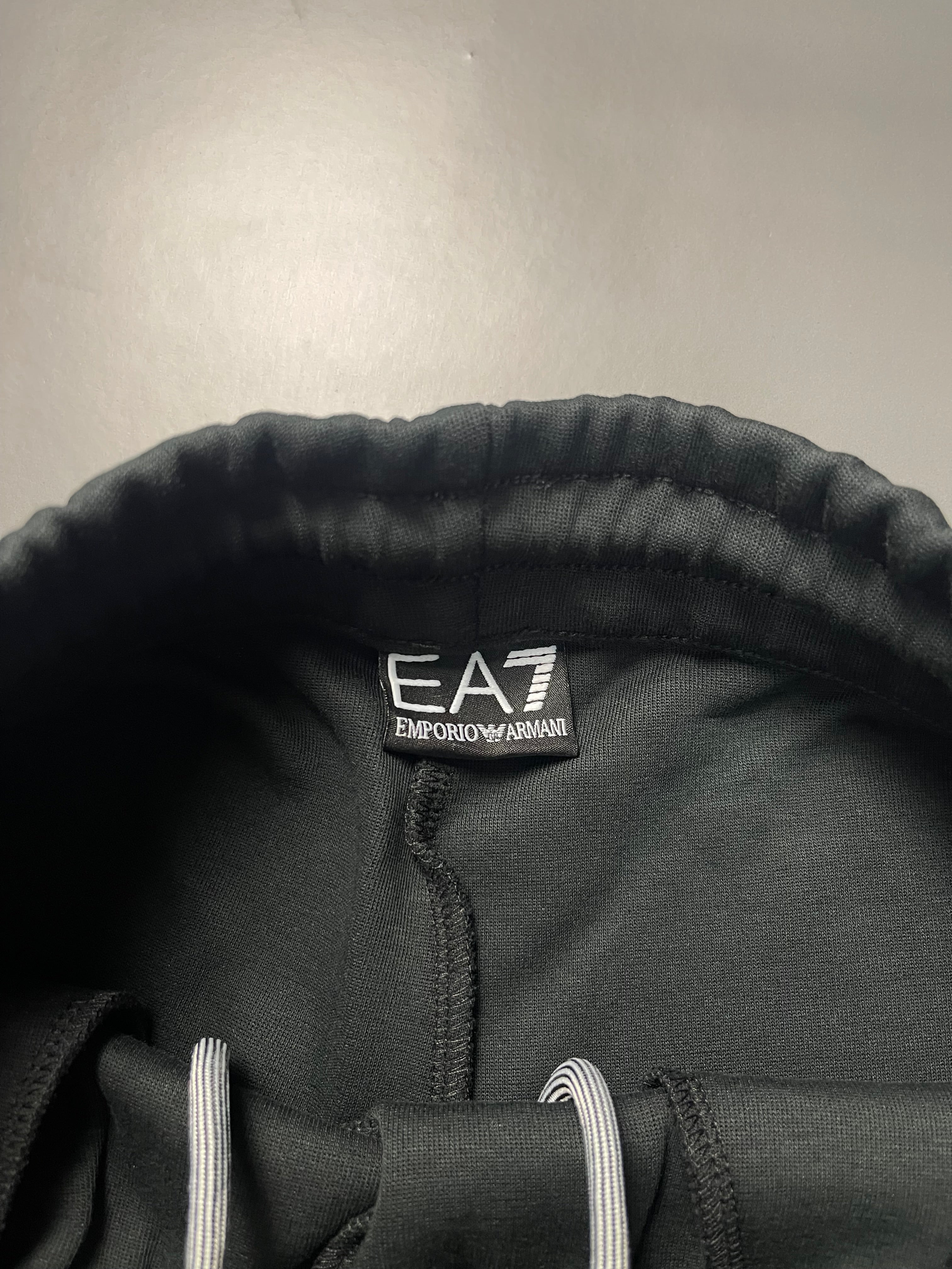 EA7 Šorc