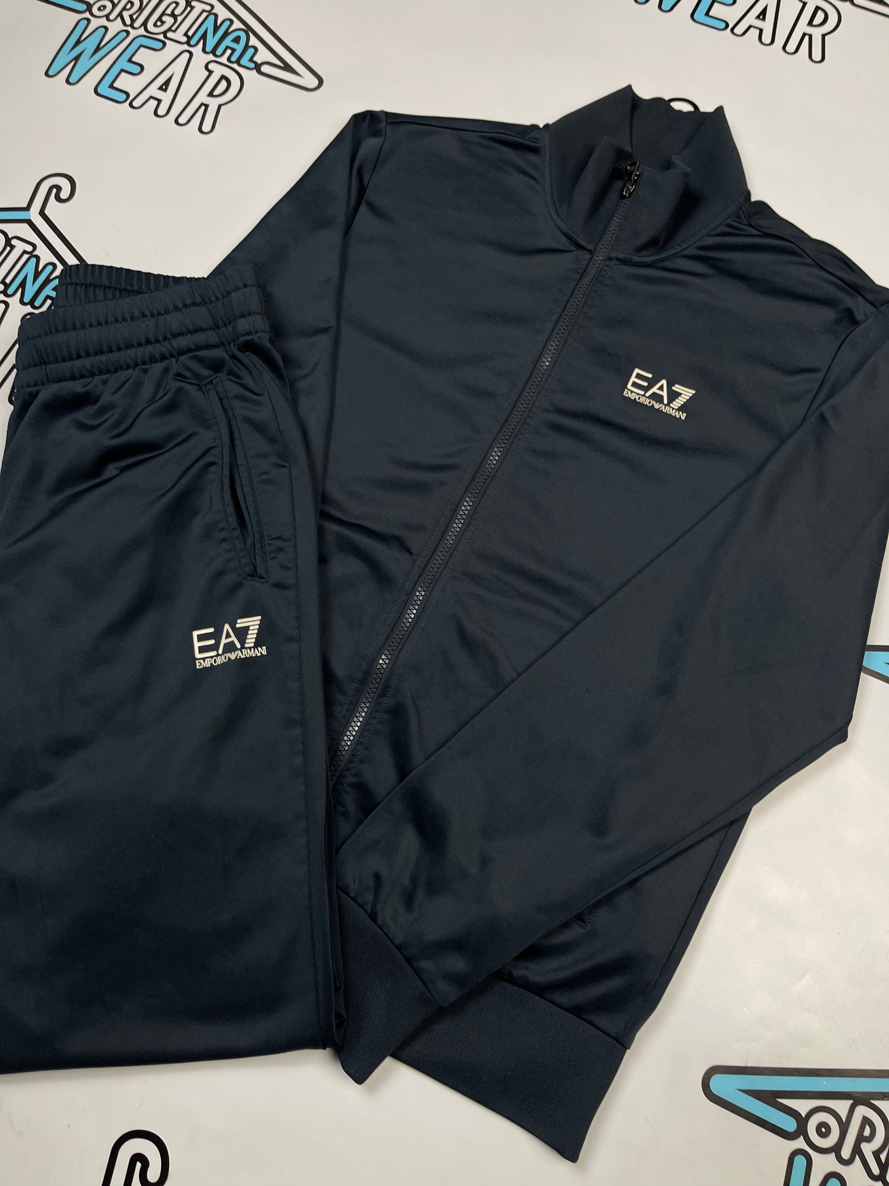 EA7 Komplet