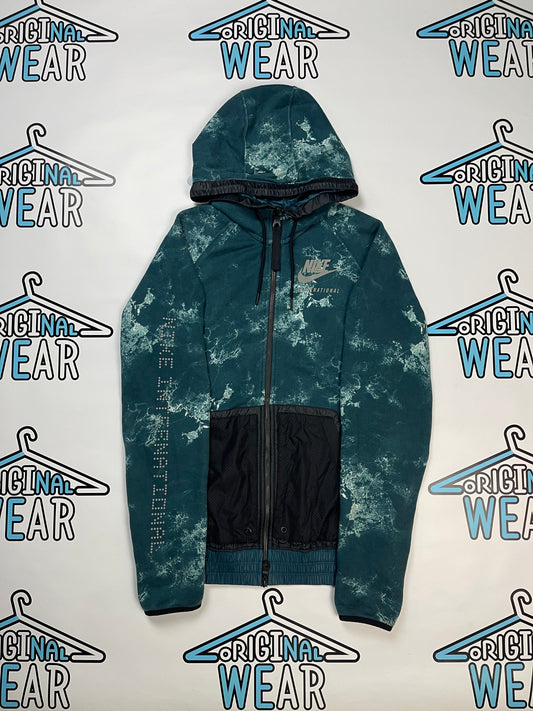 Nike International Duks