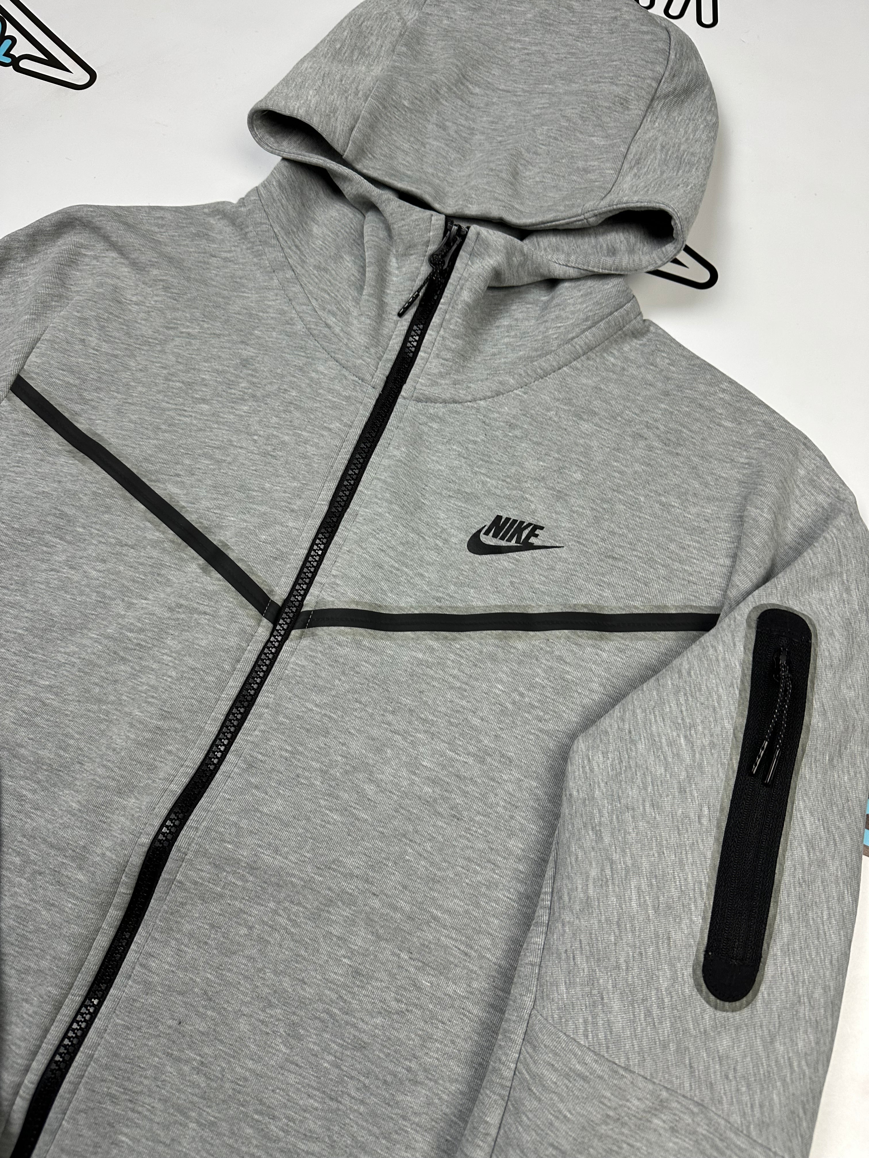 Nike Tech Fleece Duks