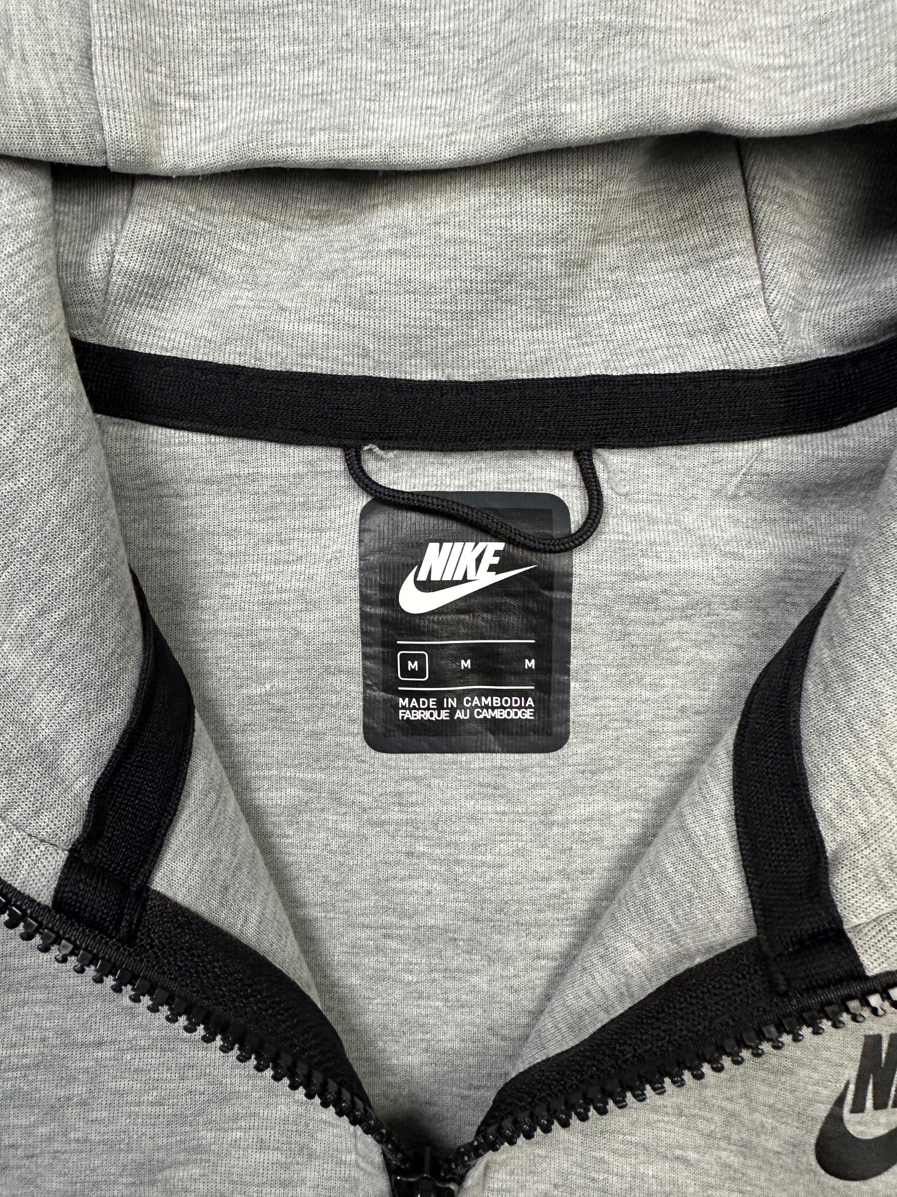 Nike Tech Fleece Duks