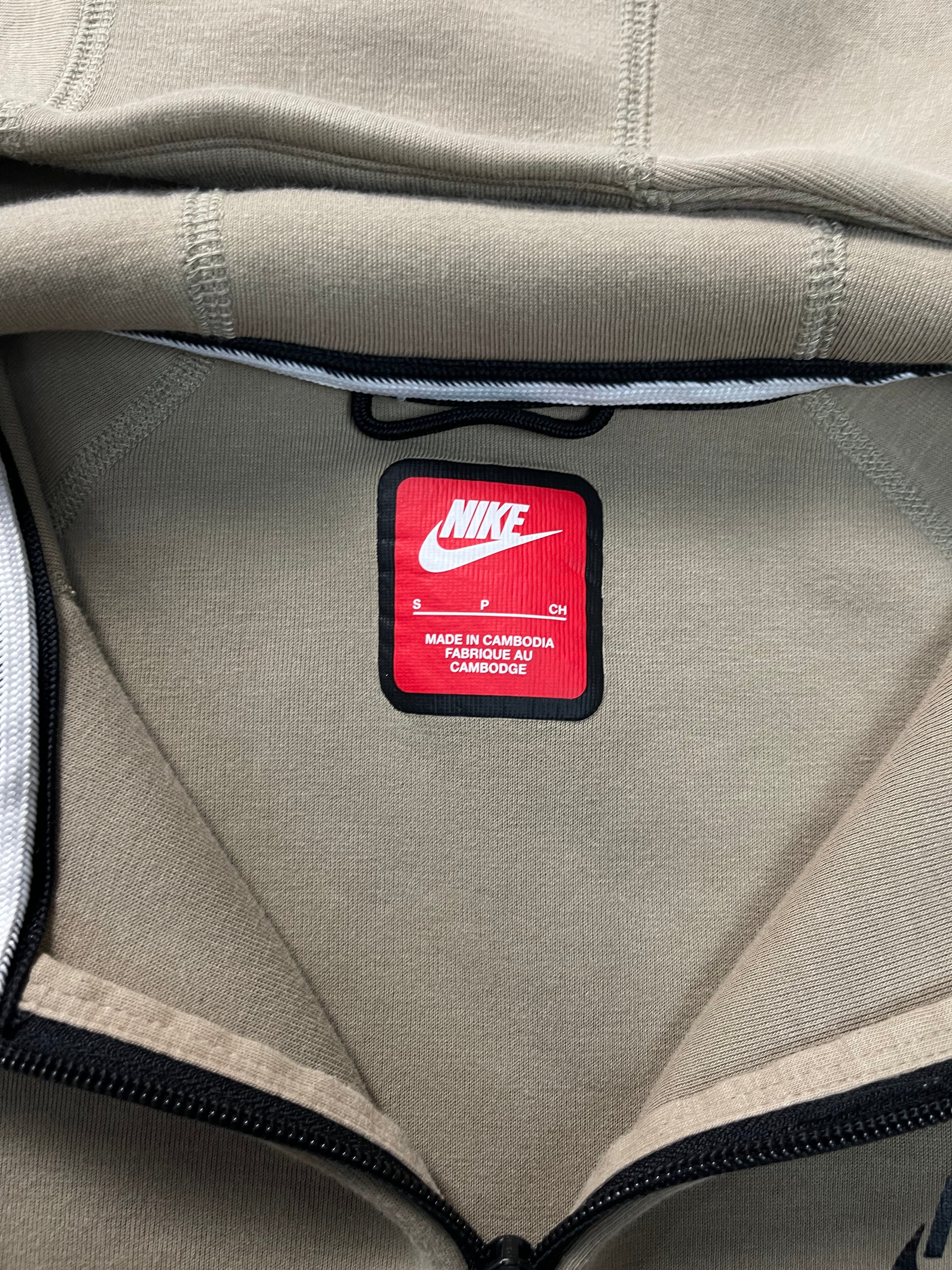 Nike Tech Fleece Duks