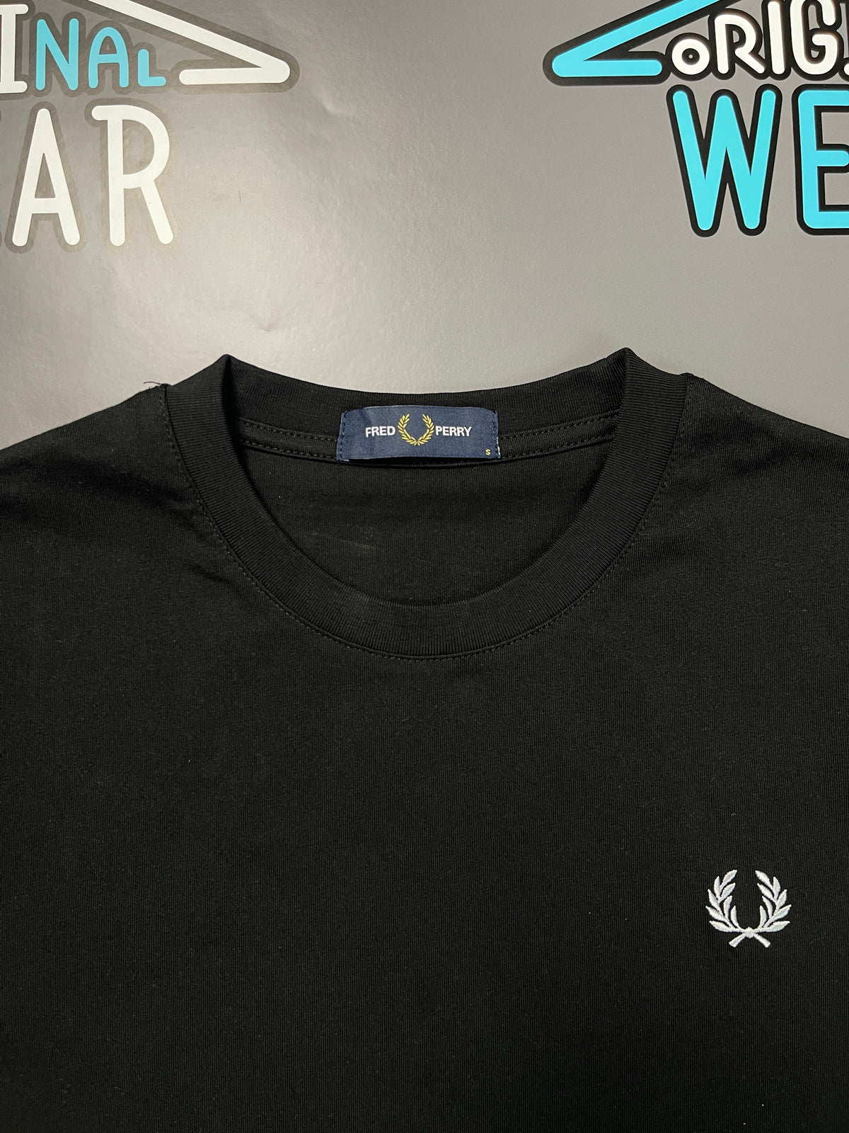 Fred Perry “Crown” Majica &mdash; Slika 2 od 4