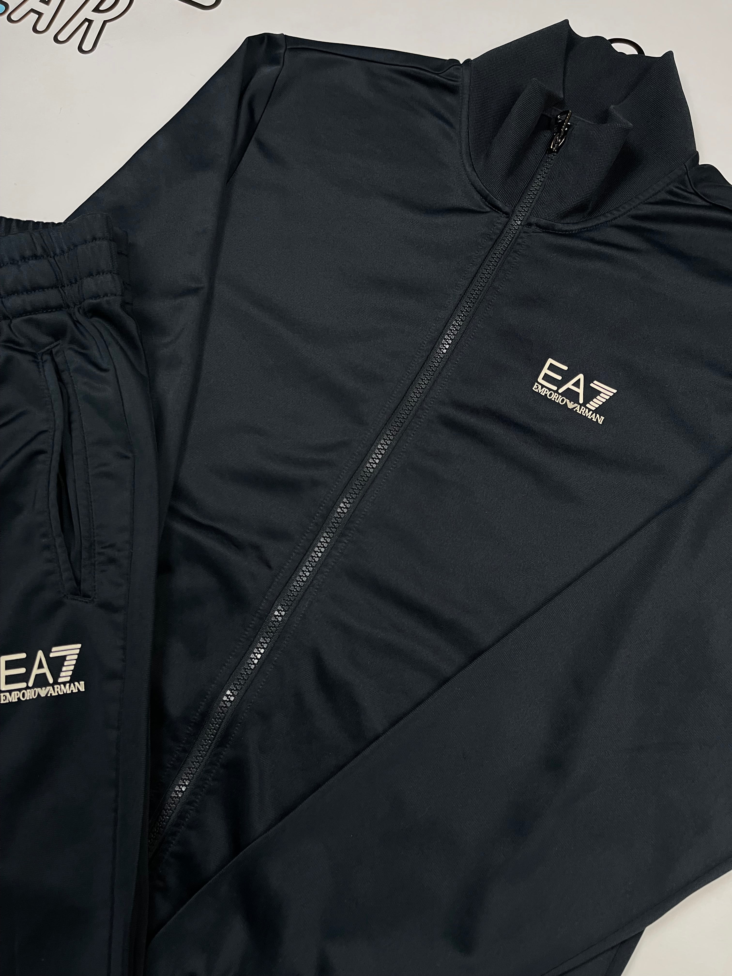 EA7 Komplet