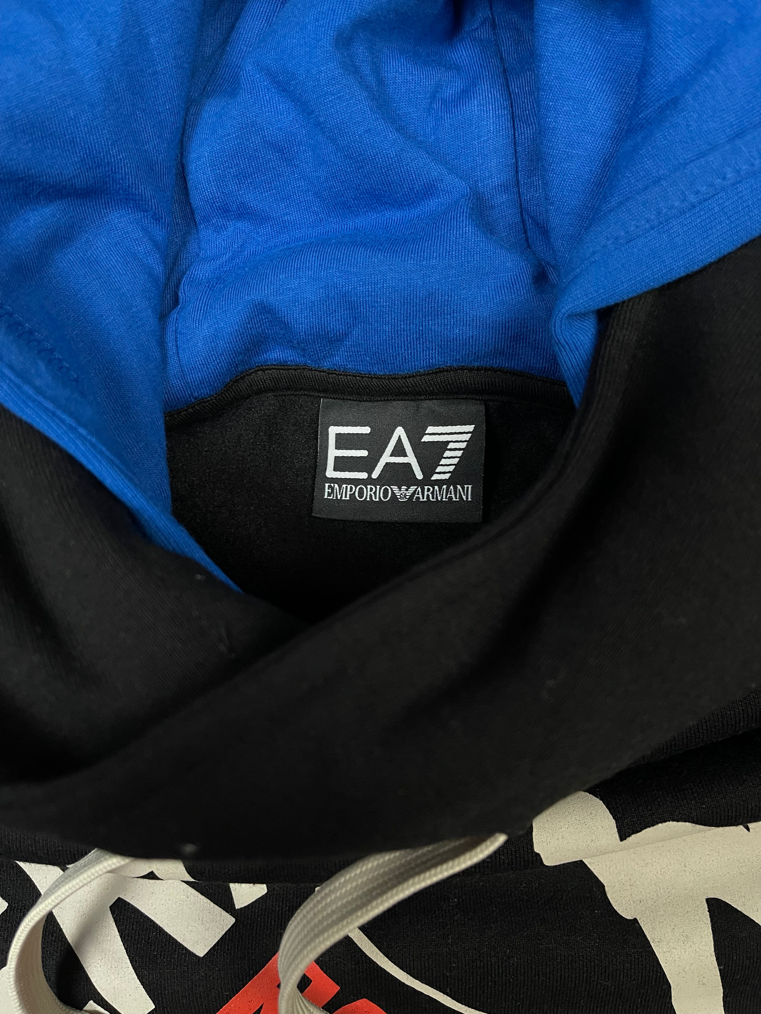 EA7 Duks