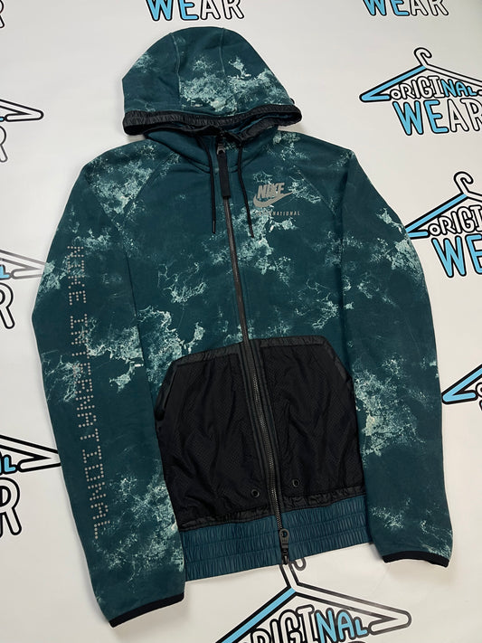 Nike International Duks