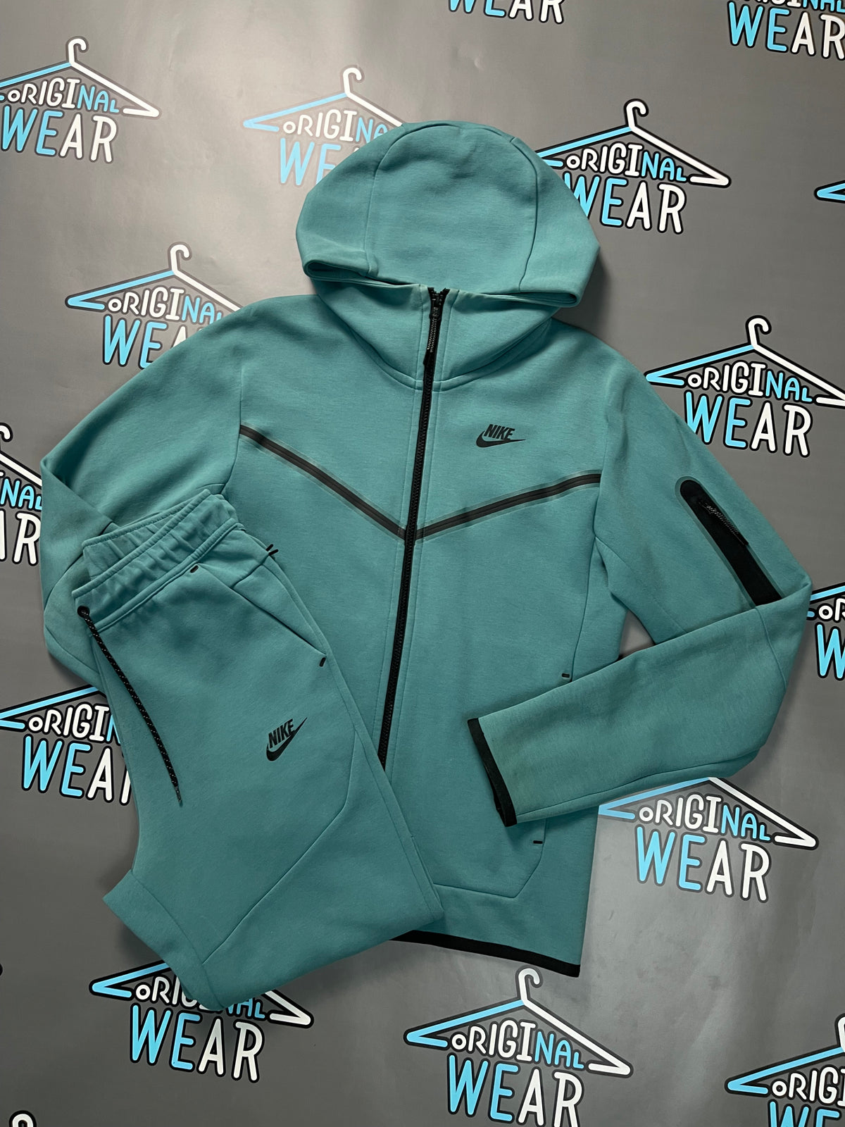 Nike Tech Fleece Komplet &mdash; Slika 2 od 5