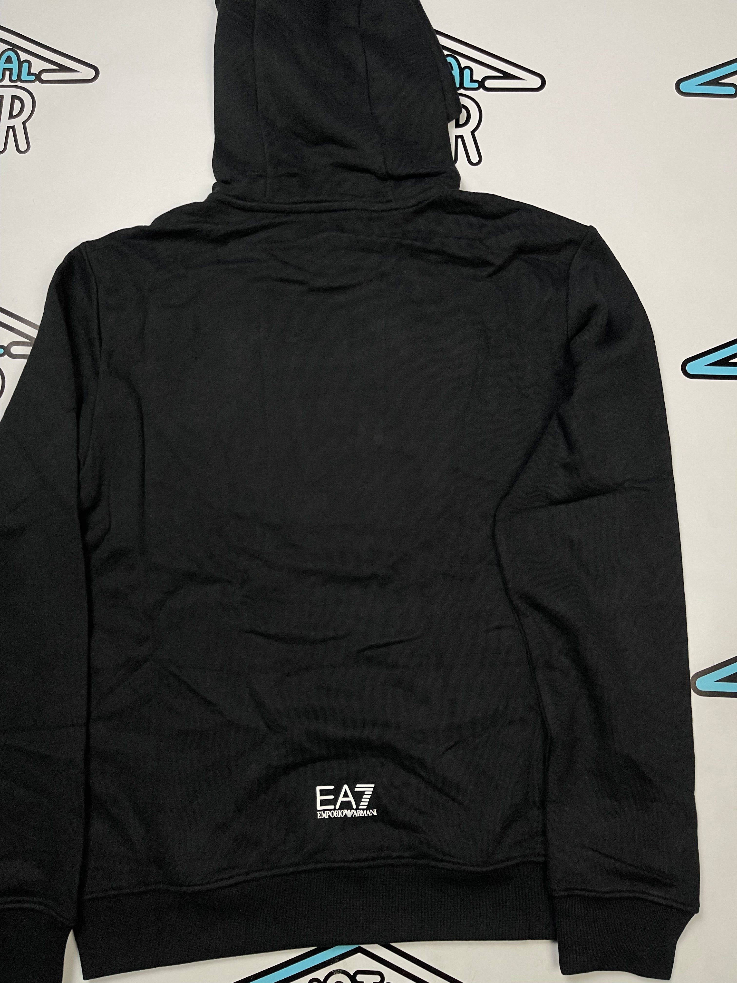 EA7 Duks