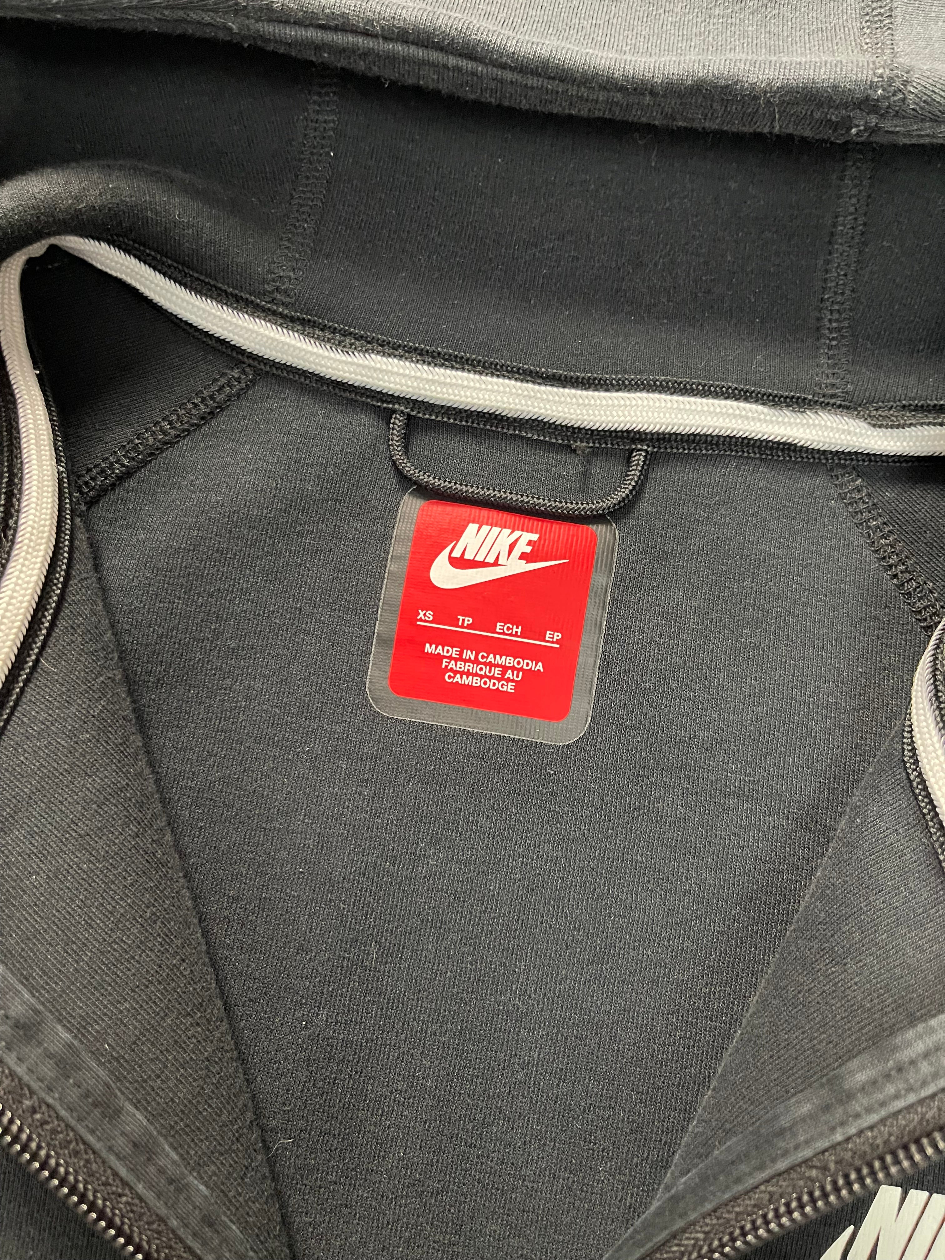 Nike Tech Fleece Duks