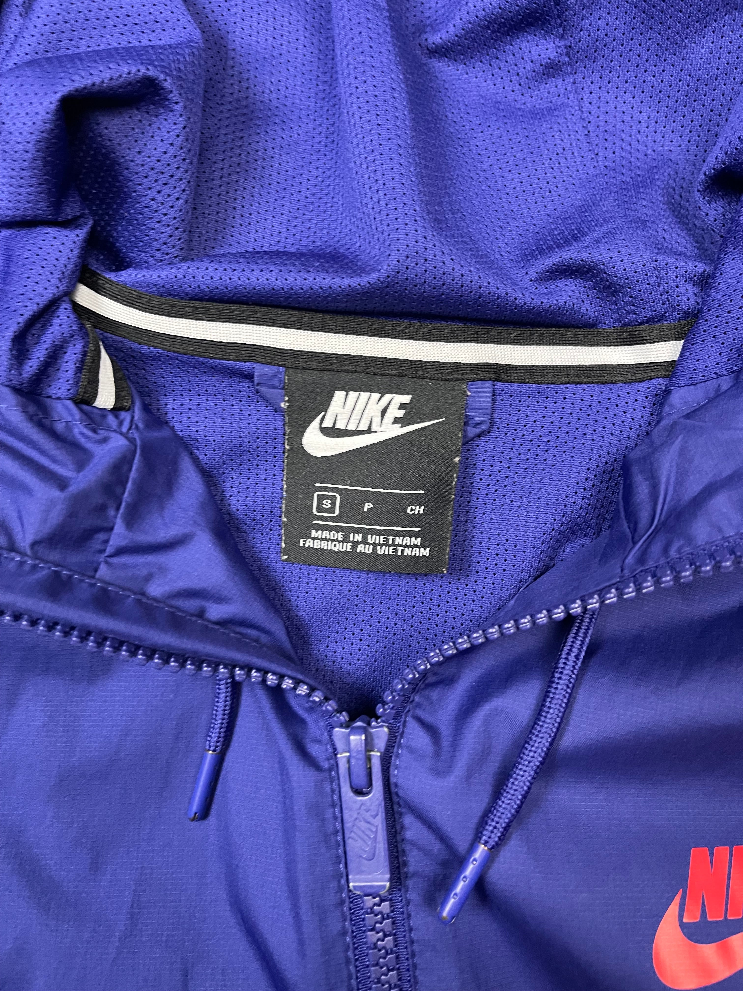 Nike Windrunner Duks
